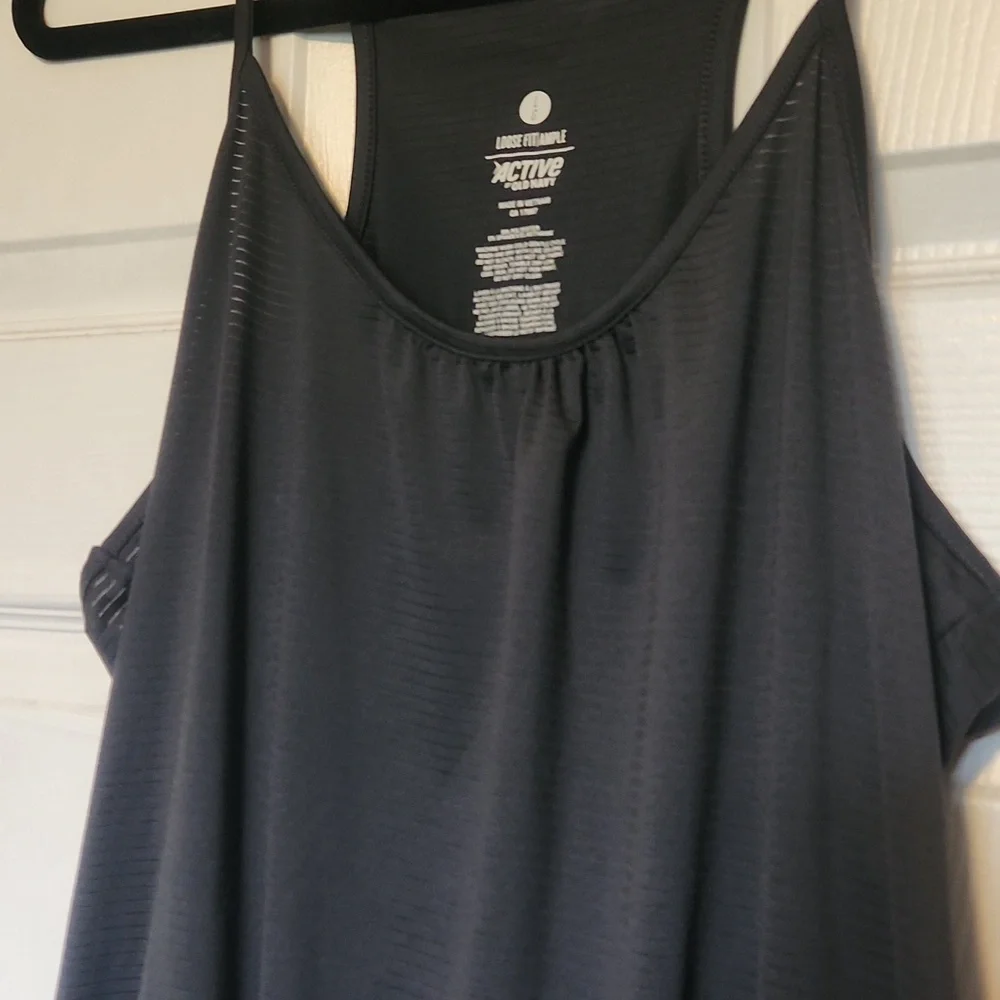 Old Navy Active /Dark Grey Almost Black Ribbed Tank Top Size Large - Picture 4 of 10